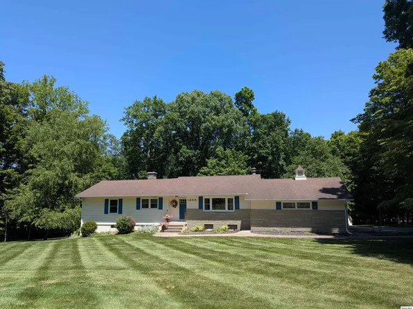 1395 New Gambier Rd, Mount Vernon, OH 43050