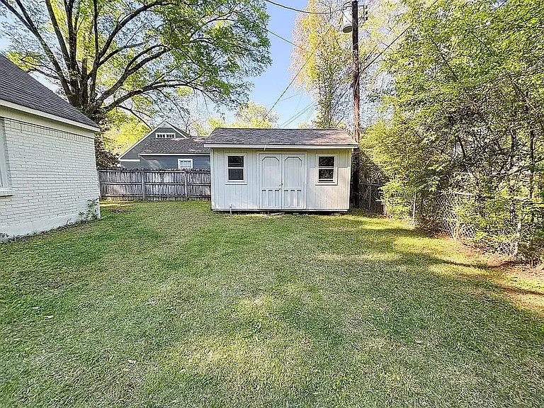 958 Patterson Cv — Photo 13