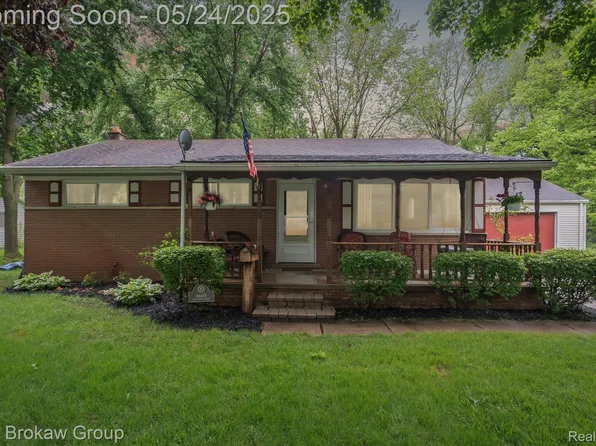 6605 Northview Dr, Clarkston, MI 48346
