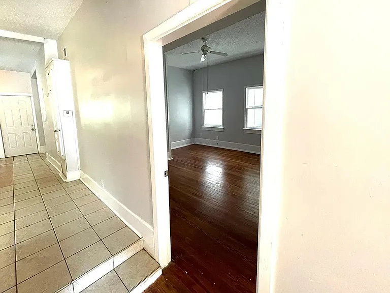 2206 Barnard St — Photo 13