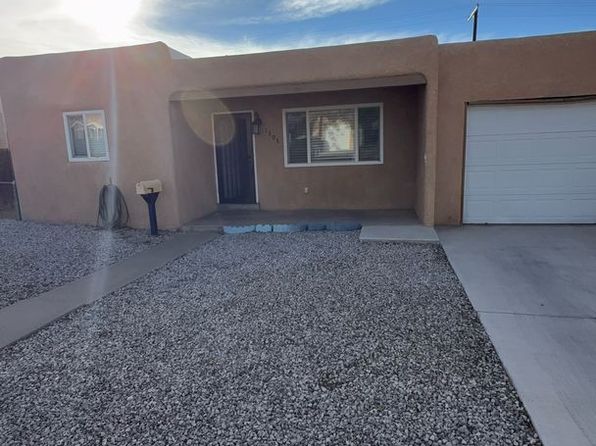 1305 Princeton Dr SE