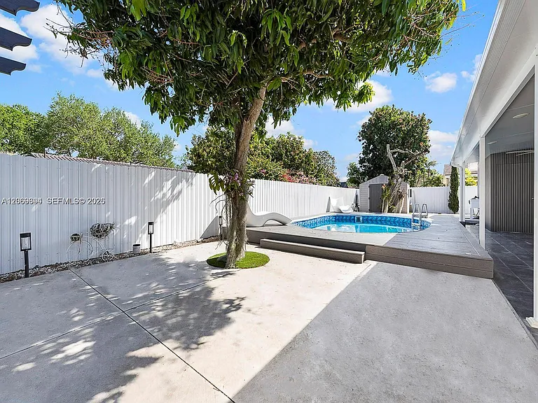 6951 Miami Lakeway S — Photo 38