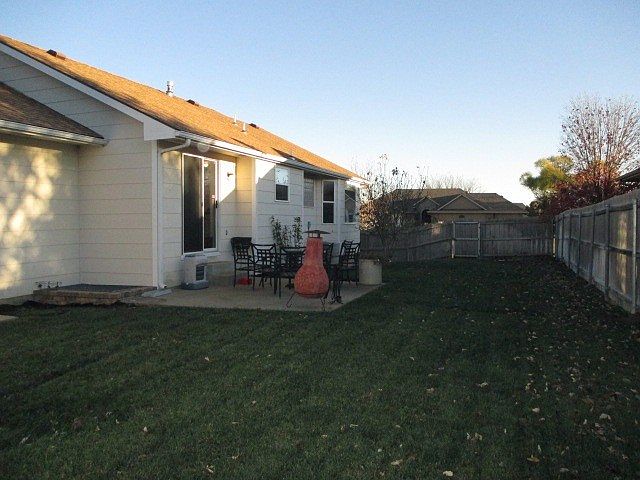 2nd image of 847 S Sagebrush St