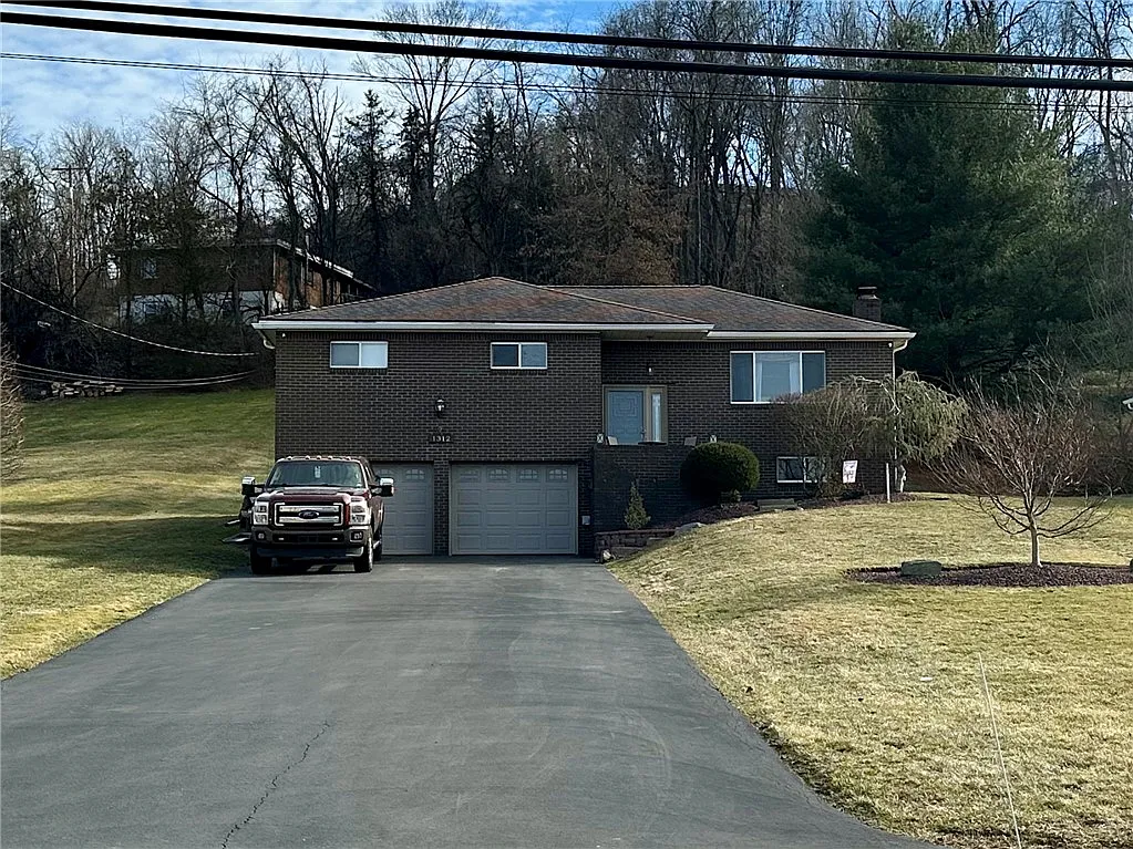 1312 Worthington Ave photo 1