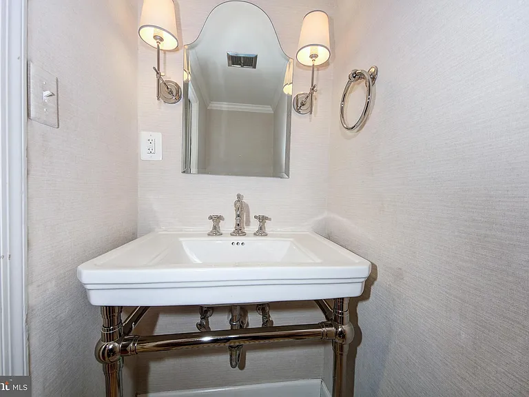 4509 Tournay Rd — Photo 15