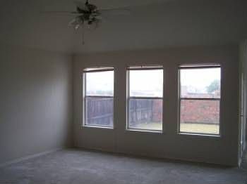 3rd image of 1040 Oarlock Dr