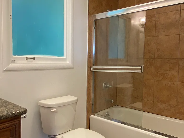 1br/1ba Charmer! Bay Views And Parking! Laundry On-Site! Balcony! Progressive — Photo 15