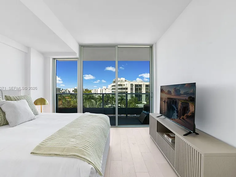 9221 E Bay Harbor Dr #610 — Photo 17