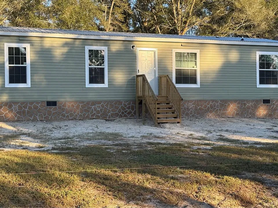 3 bed, $1,700 — Photo 3