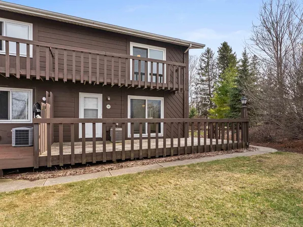 2626 Cross Creek Dr APT C, Sheboygan, WI 53081