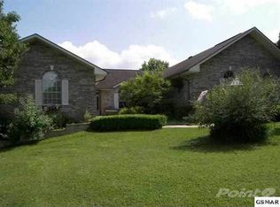 1376 Snappwood Dr, Sevierville, TN 37862