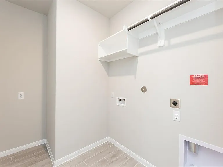 7214 Toluca Dr — Photo 23