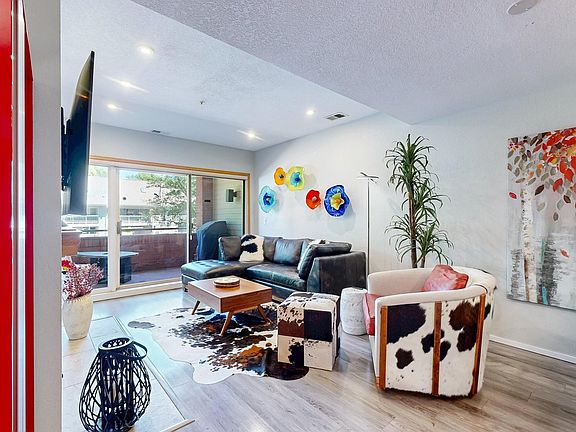 5th image of 624 Pearl St #203