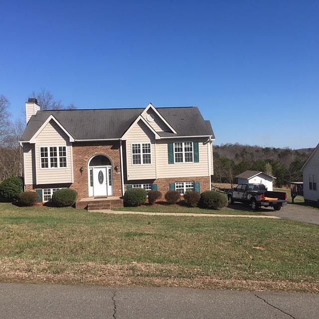 1st image of 633 Asheby Woods Rd