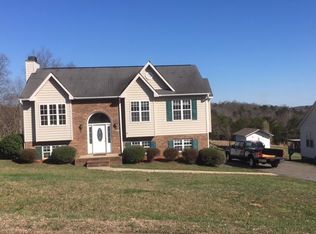 633 Asheby Woods Rd, Kernersville, NC 27284