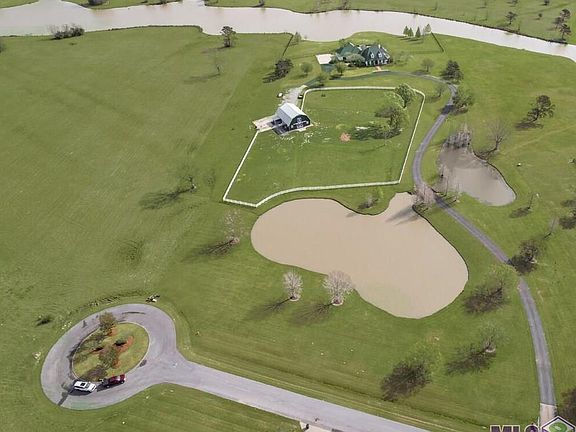 3rd image of 21109 Turkey Creek Dr
