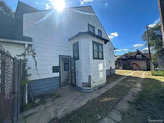 3rd image of 15391 Ilene St