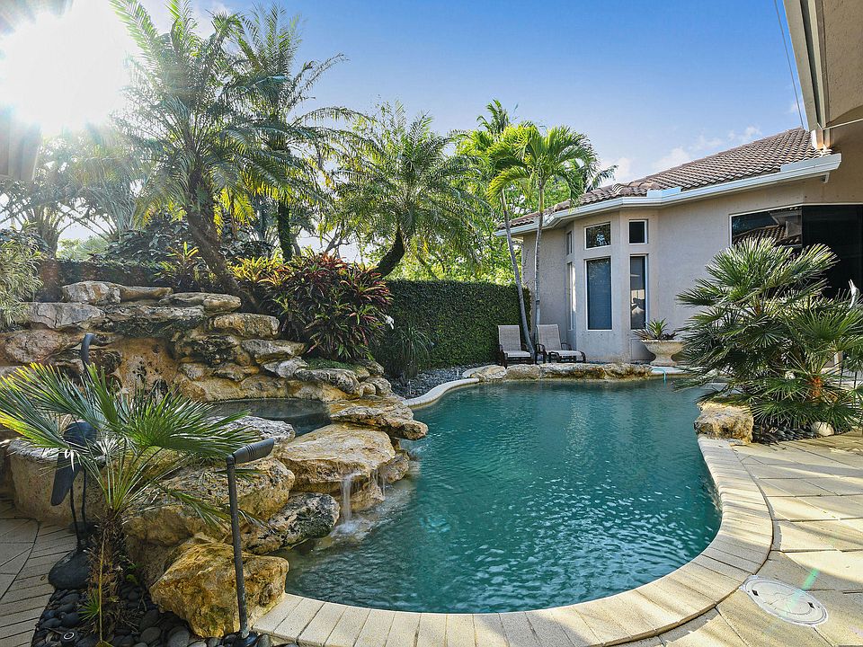 1st image of 501 Les Jardin Dr