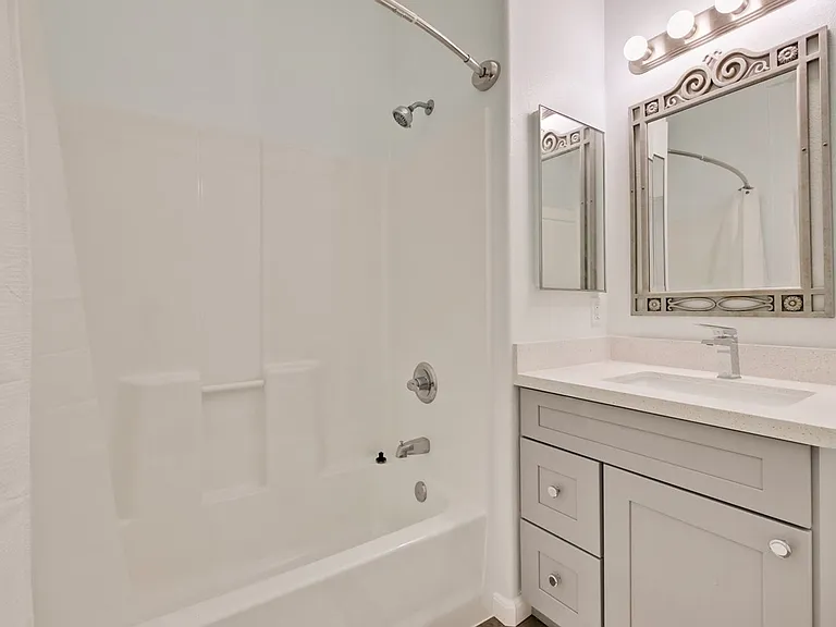 453 E Okeefe St #307 — Photo 25