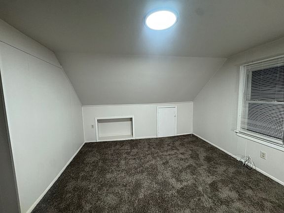 4th image of 3526 E 151st St #3
