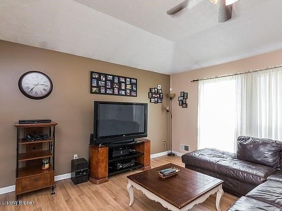 5706 Garden Trace Circle-13