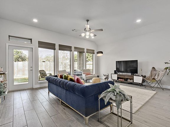 4th image of 417 Francis Lottie Dr