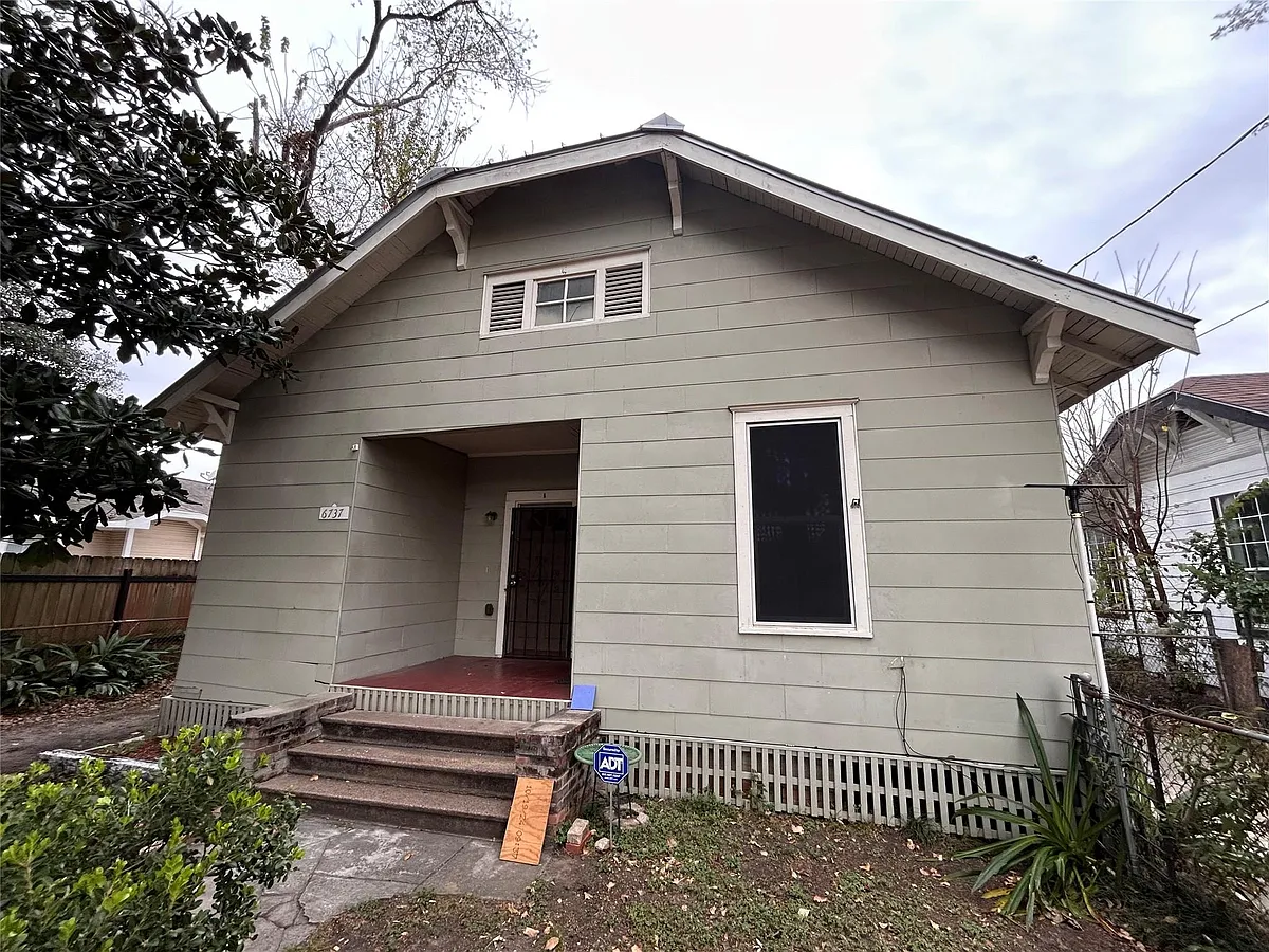 Building Photo - 6737 Avenue E #A