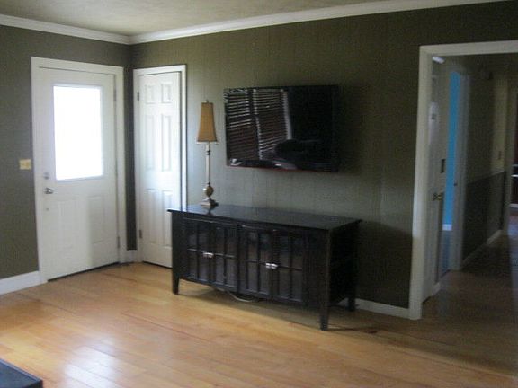 4th image of 141 Griffin Ave
