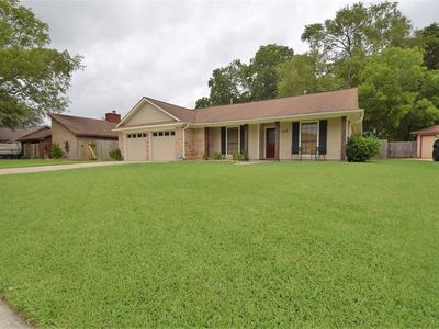 623 Dogwood St, Lake Jackson, TX, 77566