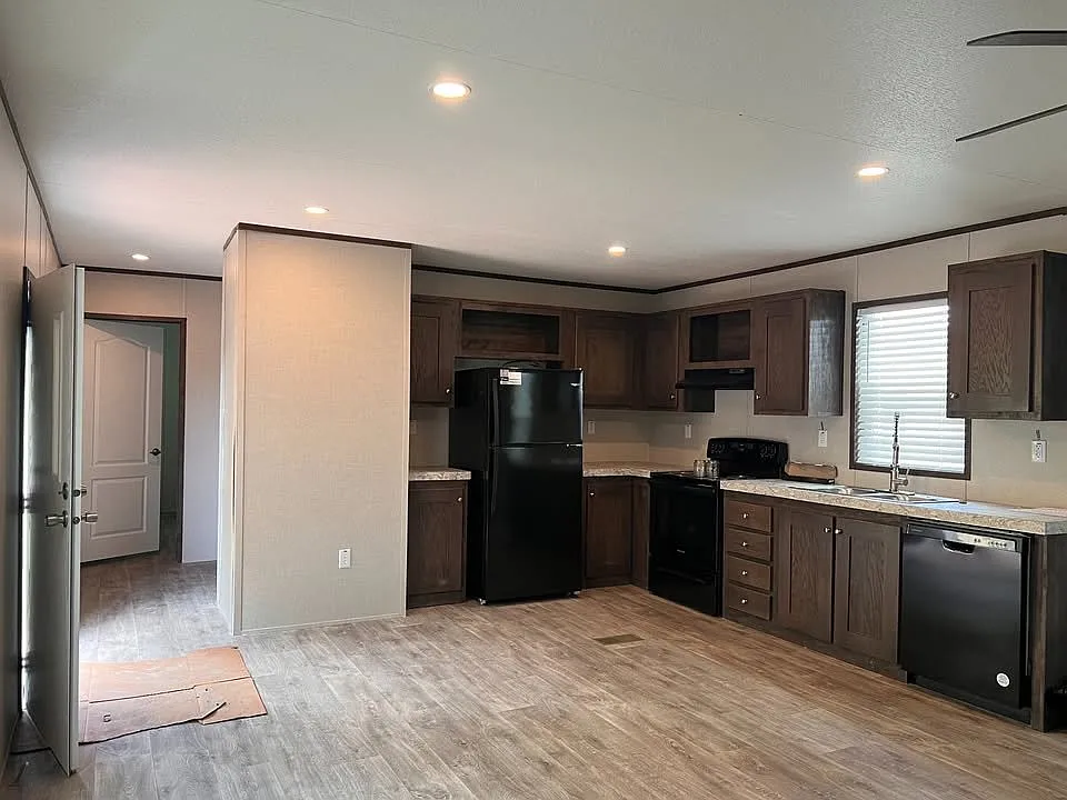 5613 FM 2004 Rd