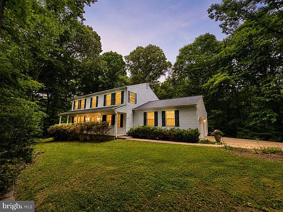 3rd image of 8200 Sycamore Cir
