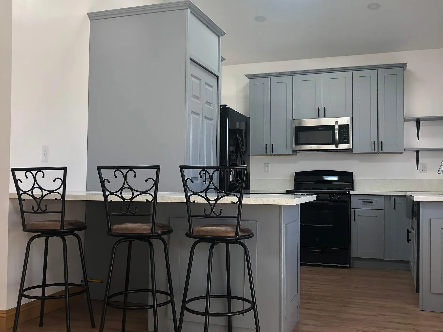8802 Kittyhawk Ave — Photo 4