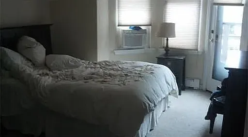 2 bed, 800 sqft, $4,300 — Photo 2
