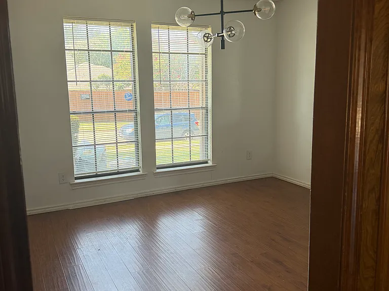 1709 Hatherly Dr — Photo 4