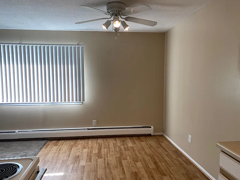 Rochester Square Apartments — Photo 31