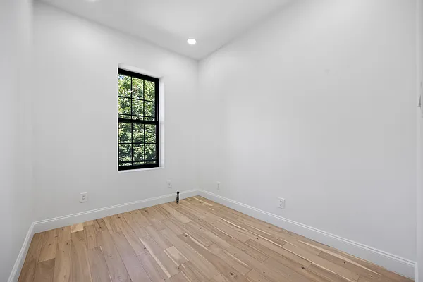 Rented by BLS Realty | media 10