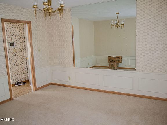 5th image of 7617 Julie Dr