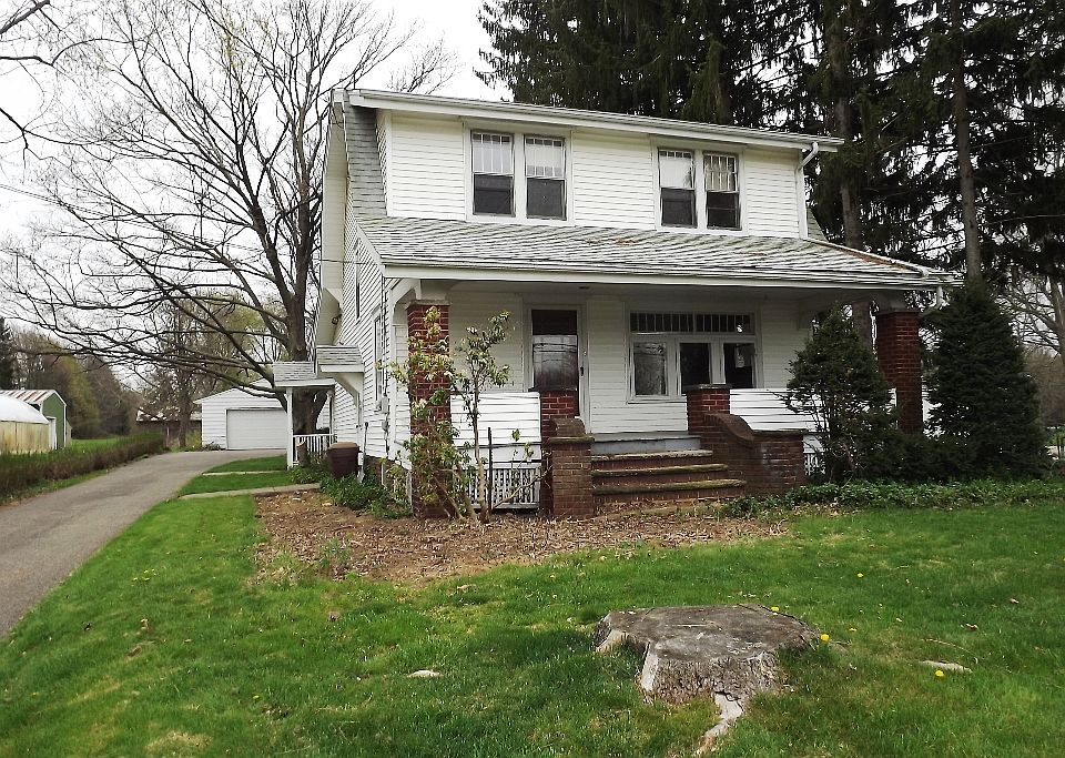 Lovely Home In North Canton!