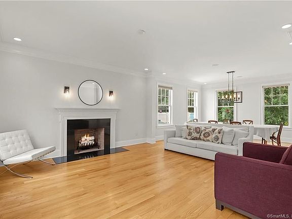 4th image of 19 Vineyard Ln