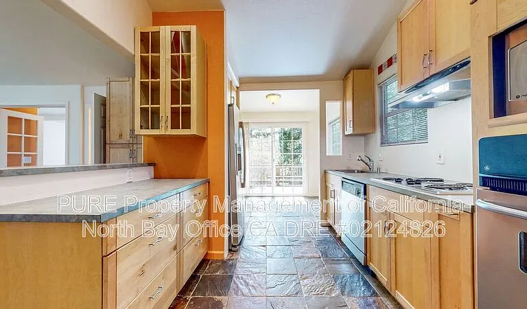 17475 Summit Ave #A — Photo 6