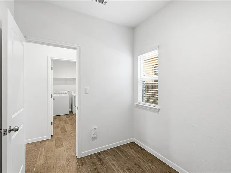 6407 Principale Dr — Photo 15