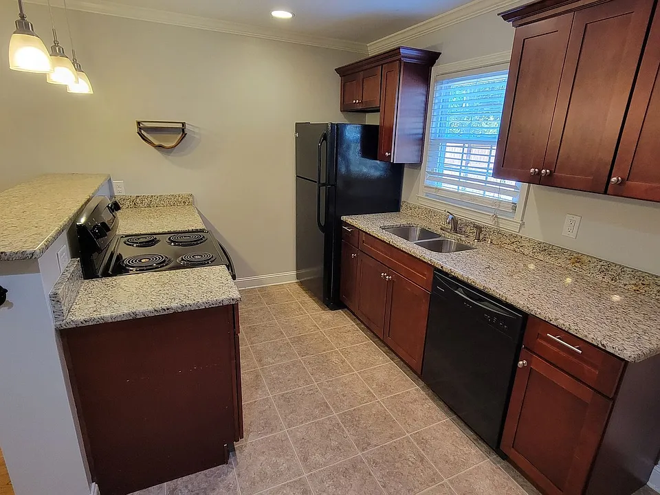 2 Bed/1 Bath Townhomes Near Downtown Greenville