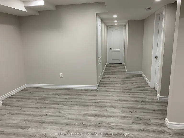 70 Cantwell Cres #BASEMENT — Photo 6