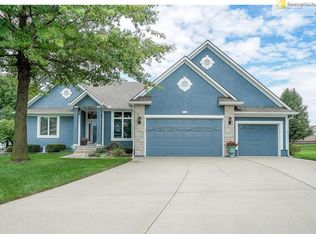 904 SW Hackney Ct, Lees Summit, MO 64081