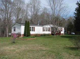 738 Darwin Rd, Gaffney, SC 29340