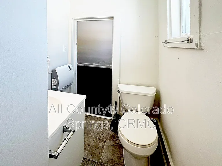 215 N 1st St — Photo 12