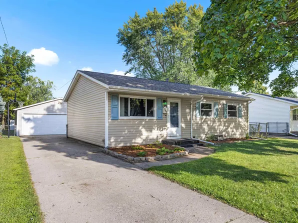 7909 Venus St, Loves Park, IL 61111