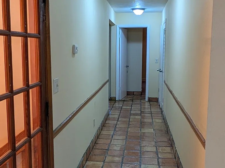 1048 Suwanee St — Photo 9