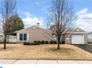 24 Flower Ln, Levittown, PA 19055