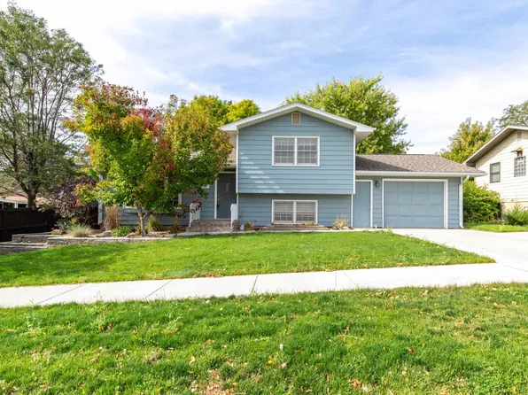 3707 Parkview Dr, Rapid City, SD 57701